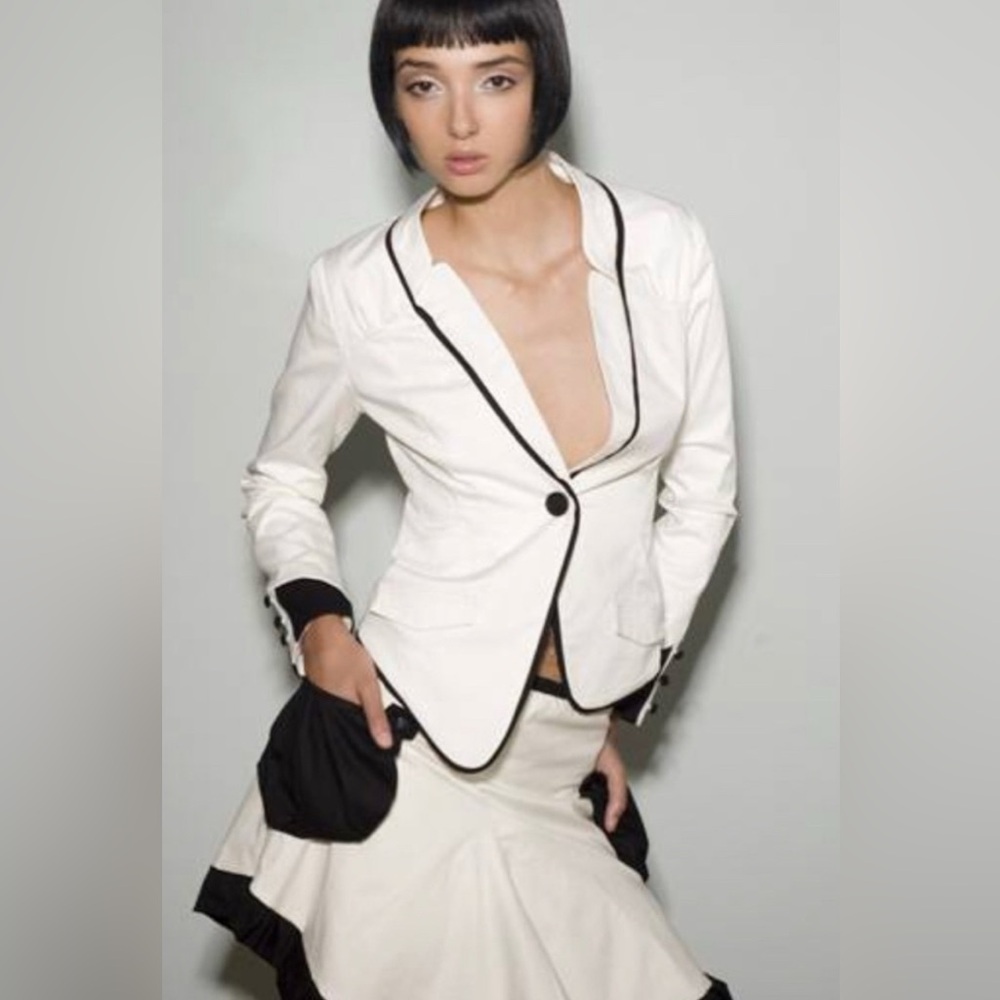 EVE GRAVEL - Designer Asymmetrical “Jagger” Fitted Ivory Blazer